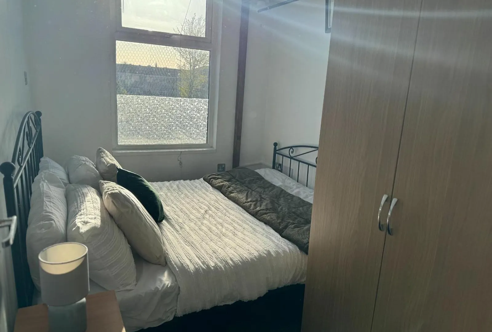 Spacious Family Haven Two Story 4 Bedroom Retreat Liverpool