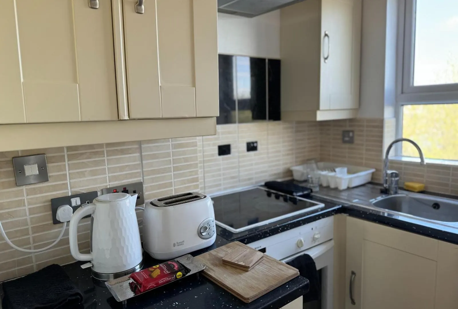 Spacious Family Haven Two Story 4 Bedroom Retreat Liverpool