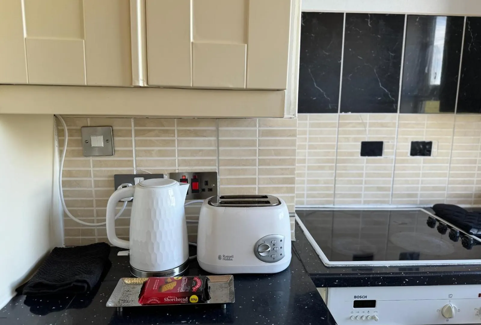 Spacious Family Haven Two Story 4 Bedroom Retreat Liverpool Holiday home