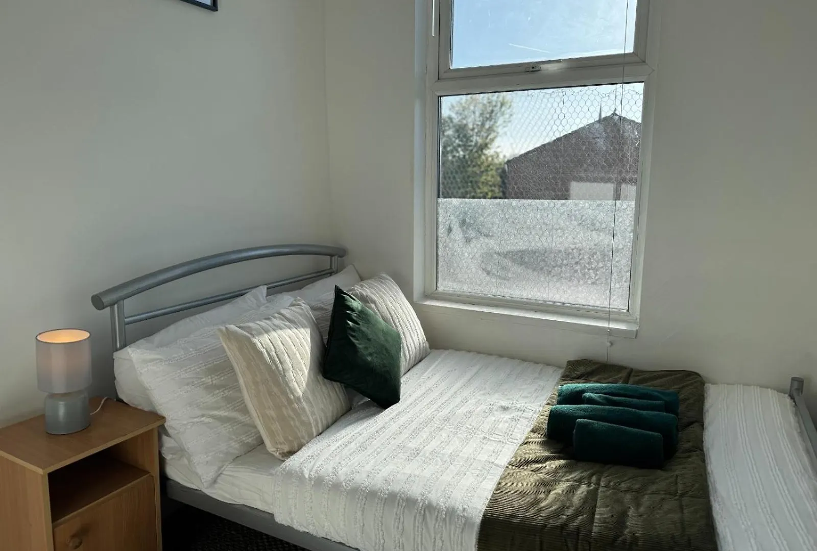 Spacious Family Haven Two Story 4 Bedroom Retreat Liverpool
