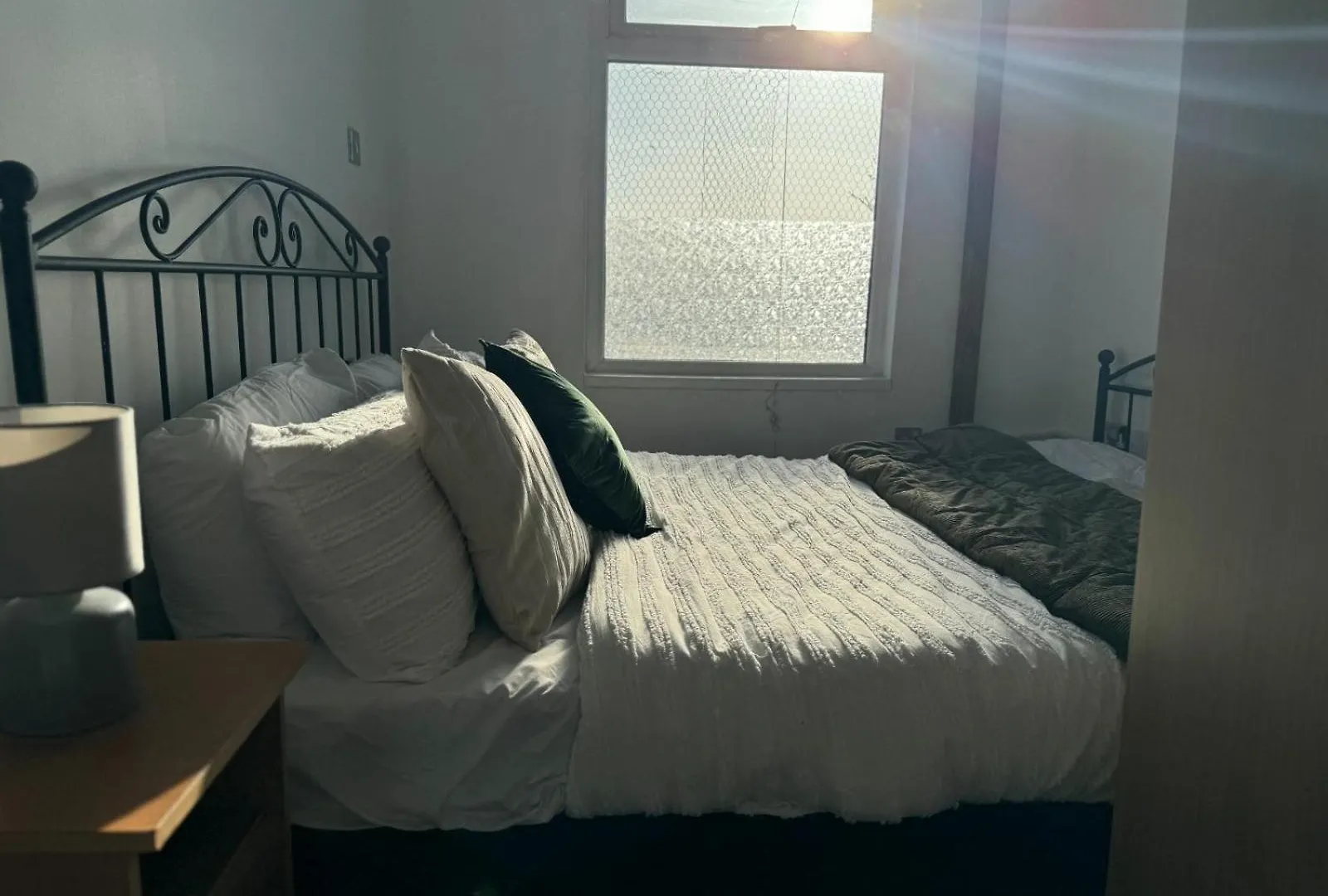 Spacious Family Haven Two Story 4 Bedroom Retreat Liverpool 0*,