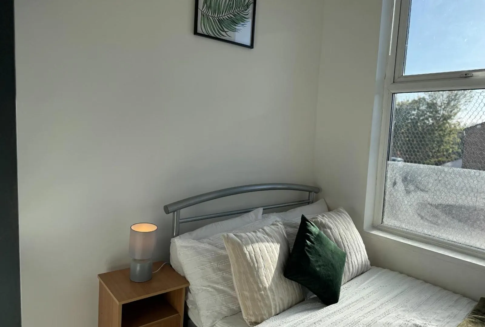 Spacious Family Haven Two Story 4 Bedroom Retreat Liverpool