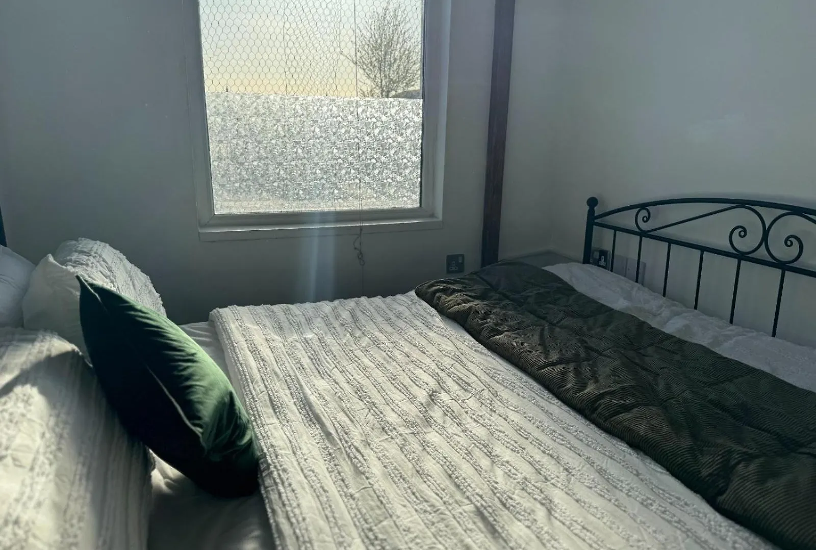 Spacious Family Haven Two Story 4 Bedroom Retreat Liverpool 0*,